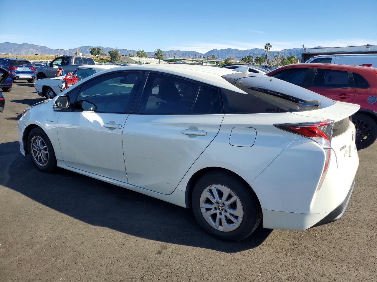 2016 TOYOTA PRIUS