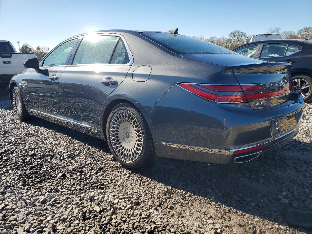 2021 GENESIS G90