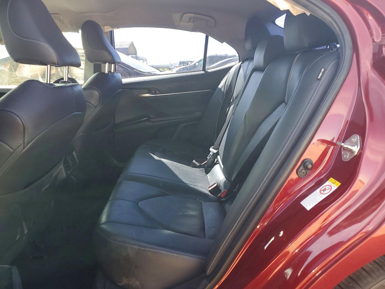 2018 TOYOTA CAMRY