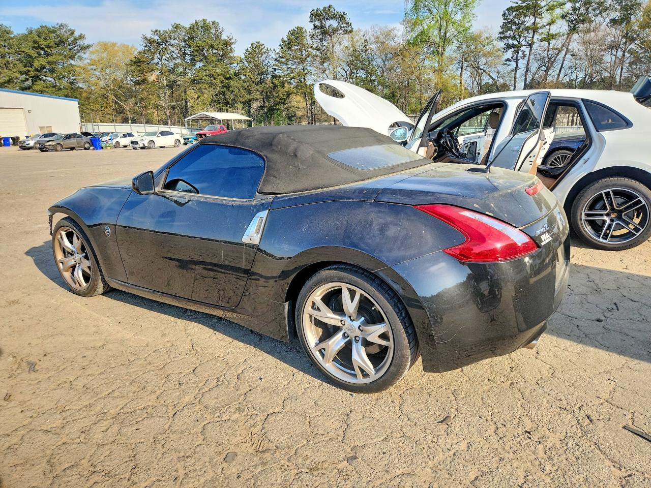 2012 NISSAN 370Z
