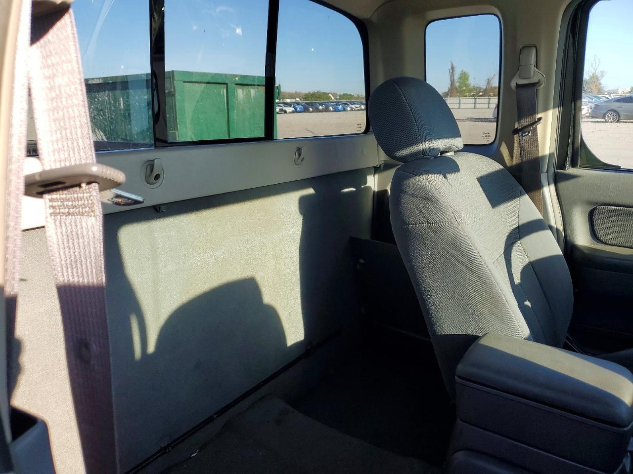 2004 NISSAN Frontier