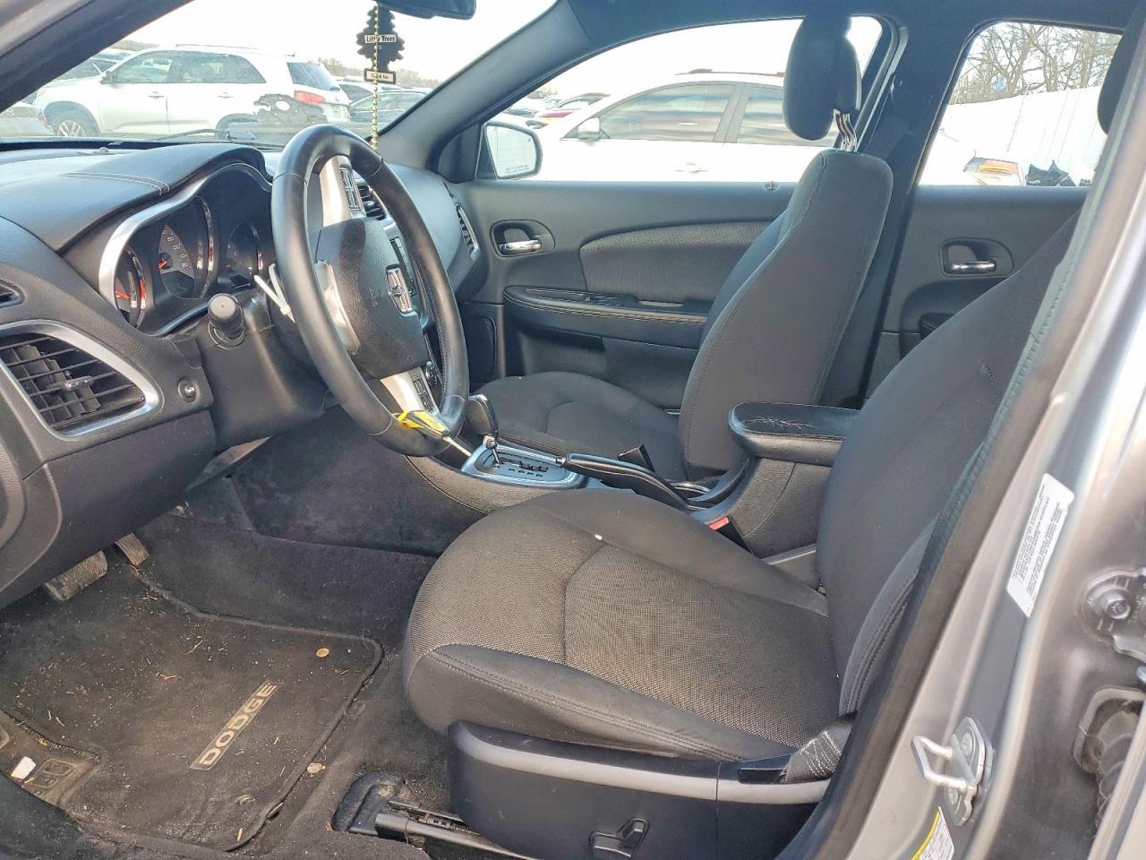 2014 DODGE Avenger