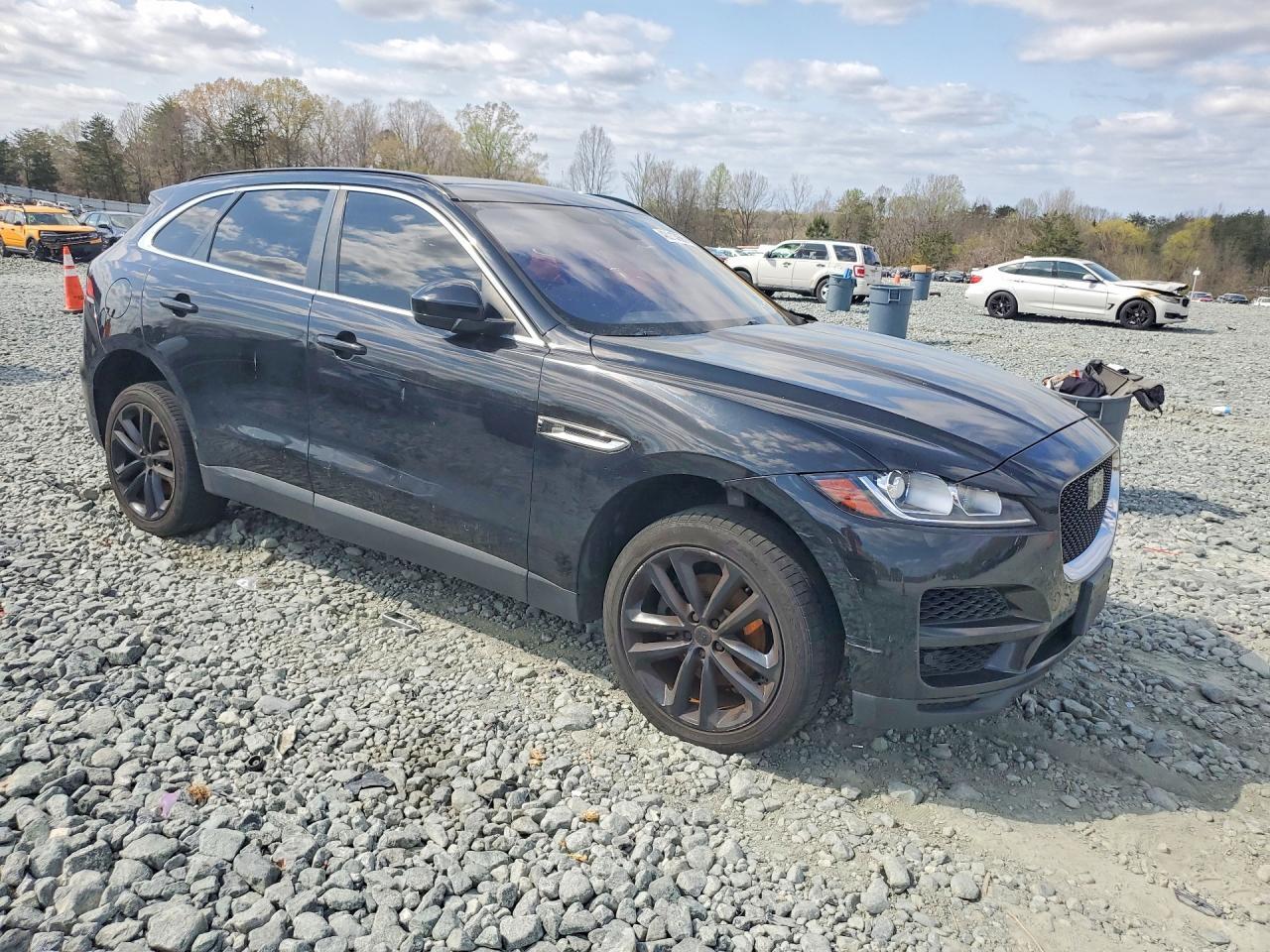 2019 JAGUAR F-Pace