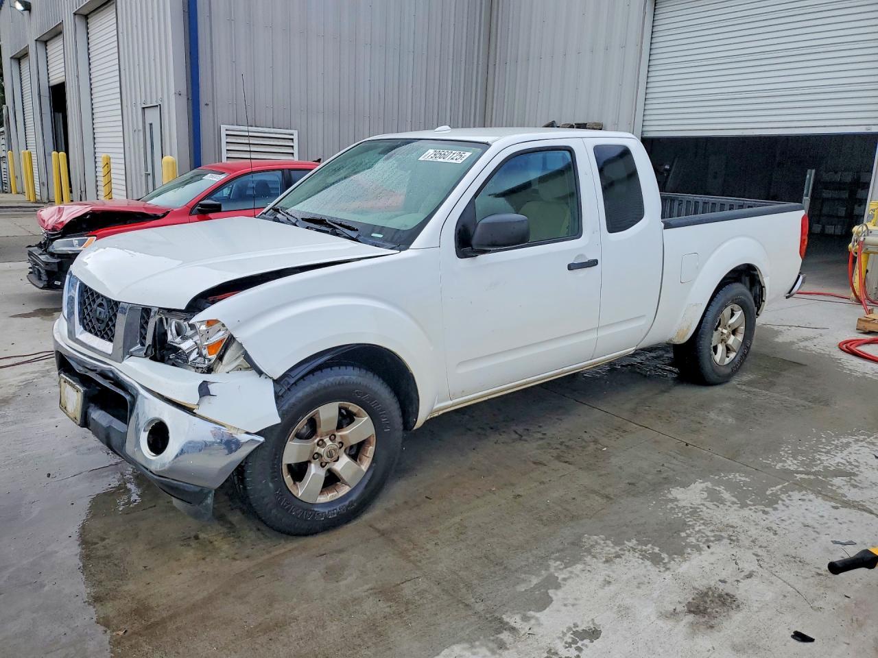 2011 NISSAN Frontier