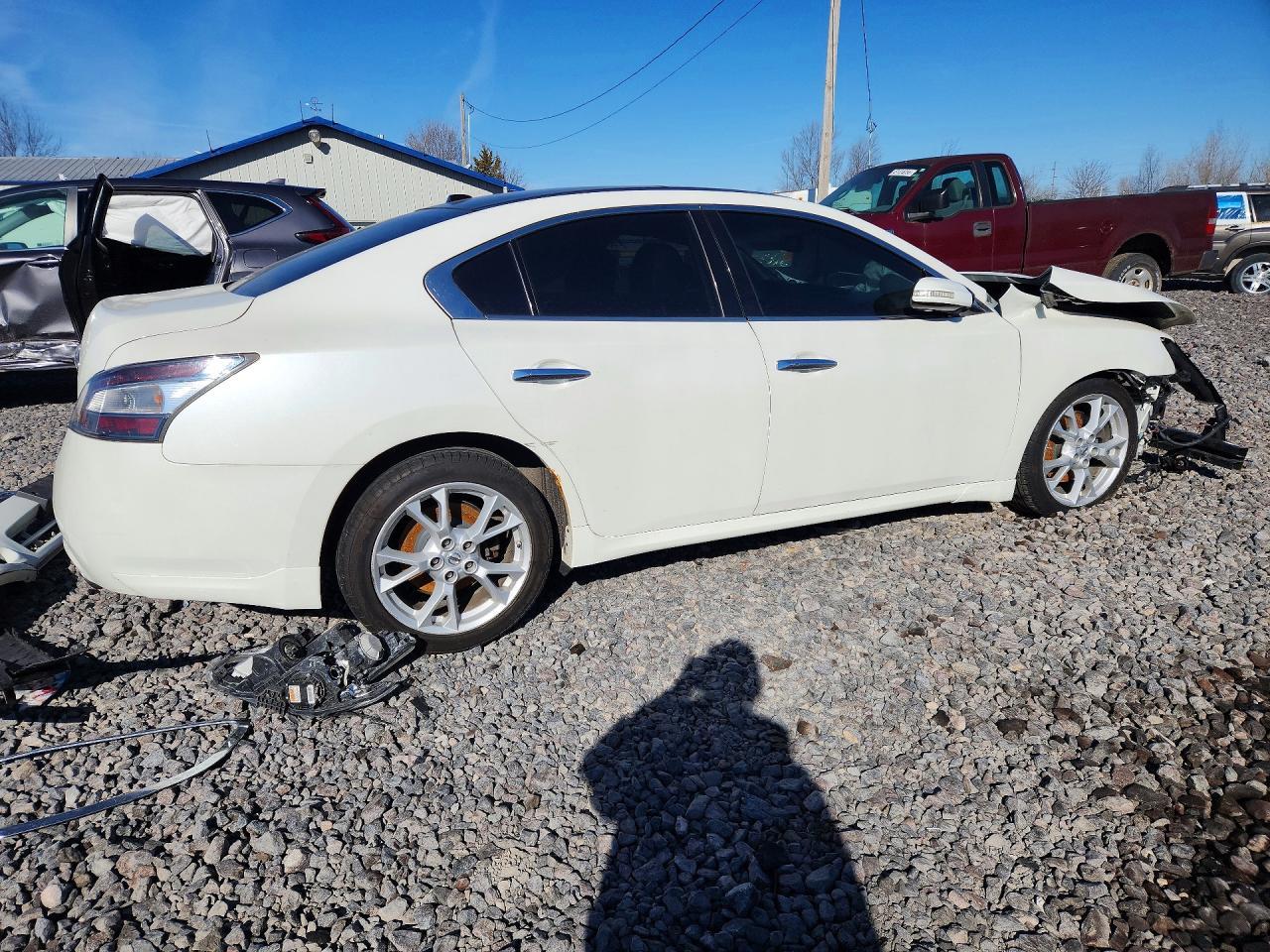 2014 NISSAN Maxima