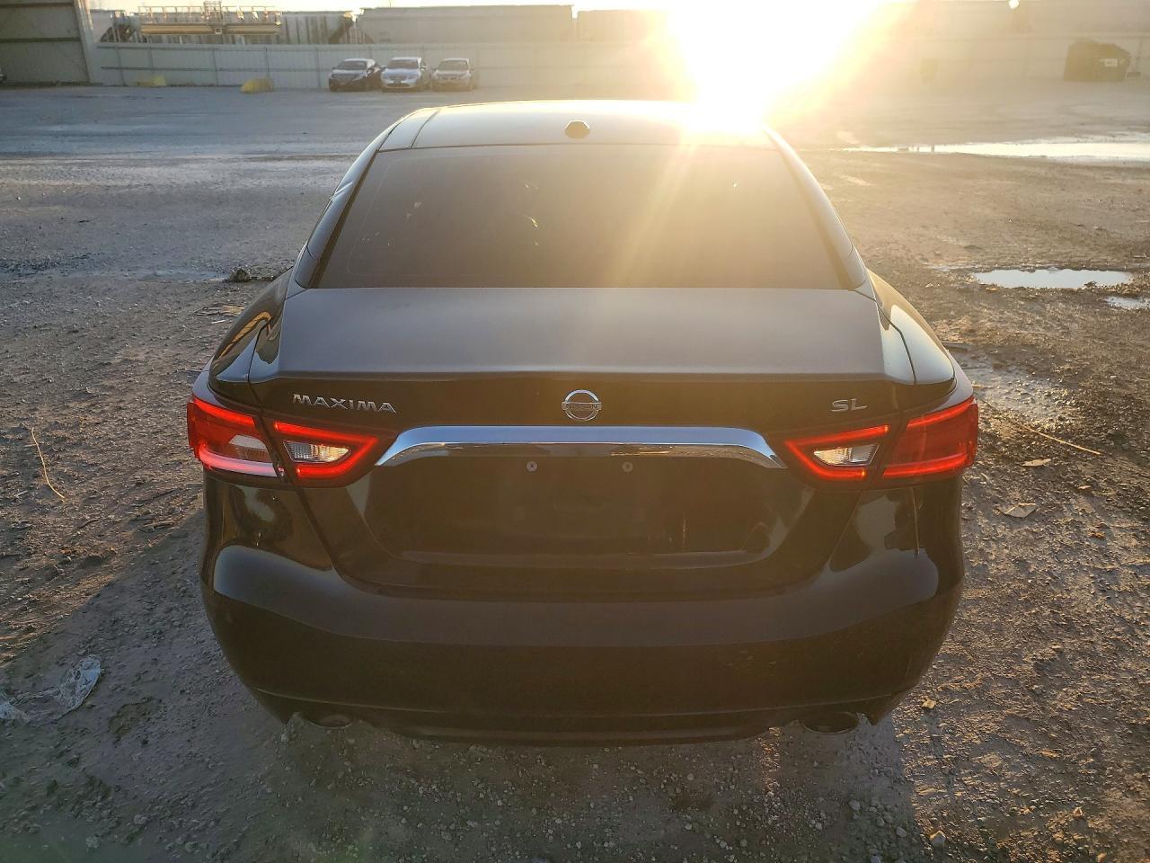 2016 NISSAN Maxima