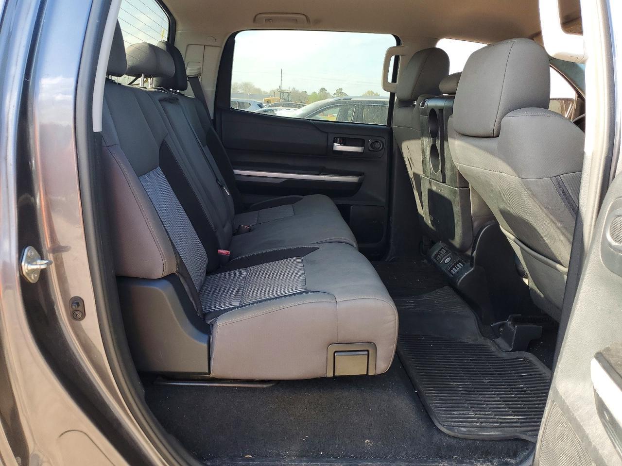 2017 TOYOTA TUNDRA