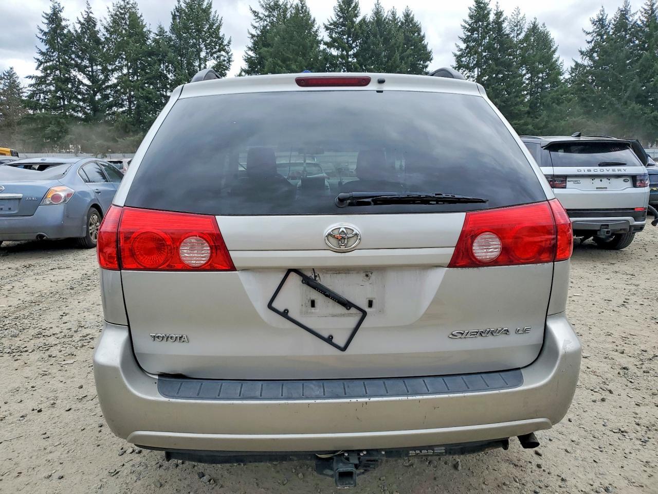 2010 TOYOTA SIENNA