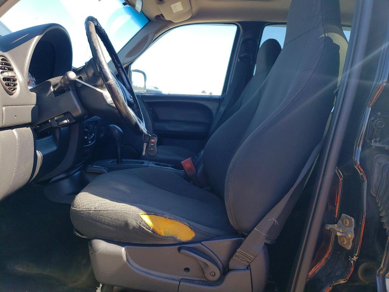 2004 JEEP Liberty