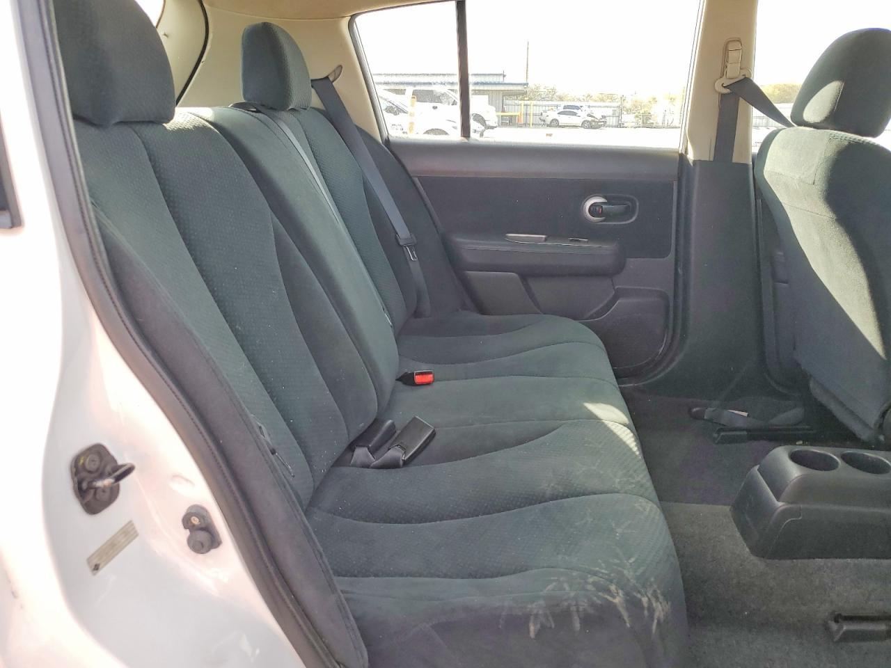2012 NISSAN VERSA