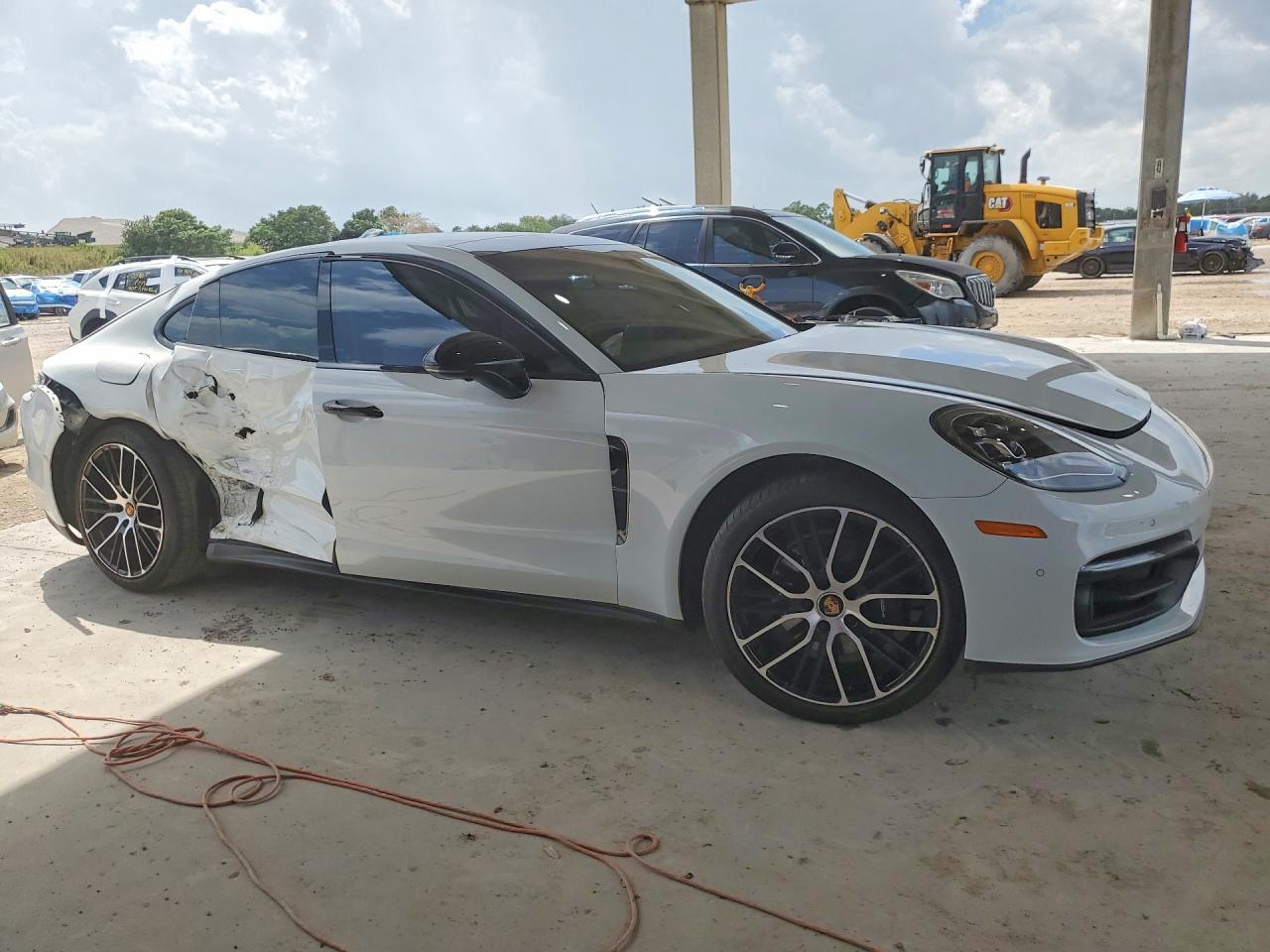 2023 PORSCHE Panamera