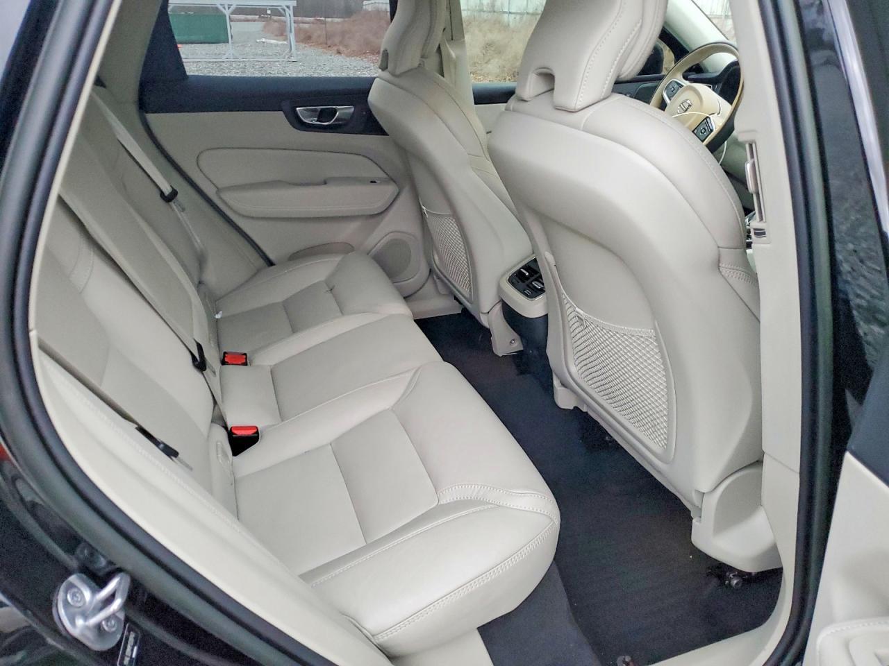 2023 VOLVO XC60