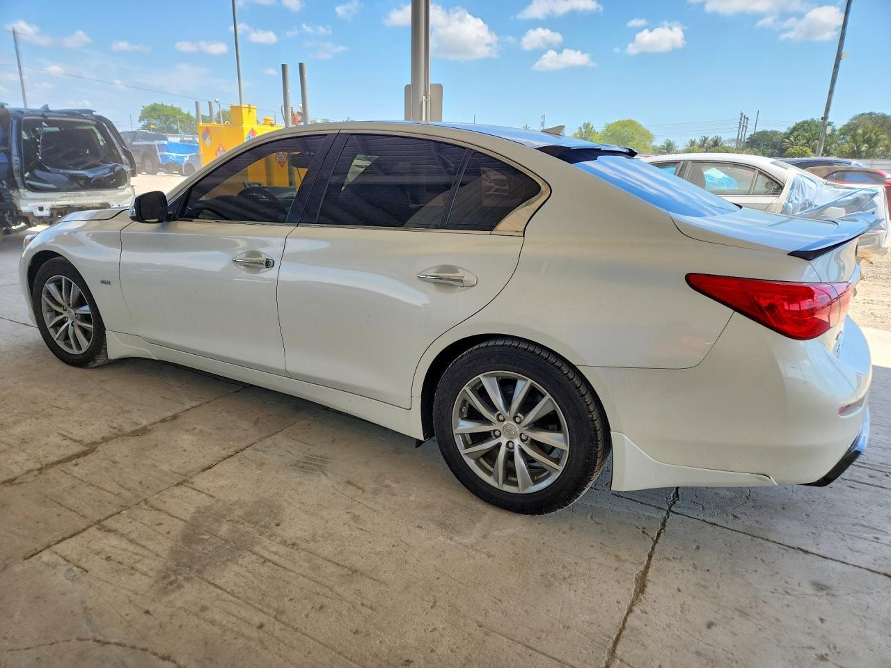 2017 INFINITI Q50