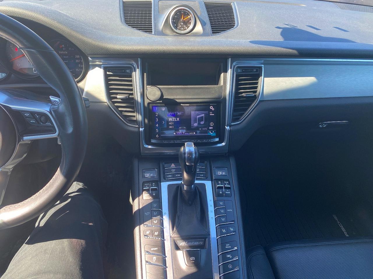 2015 PORSCHE Macan