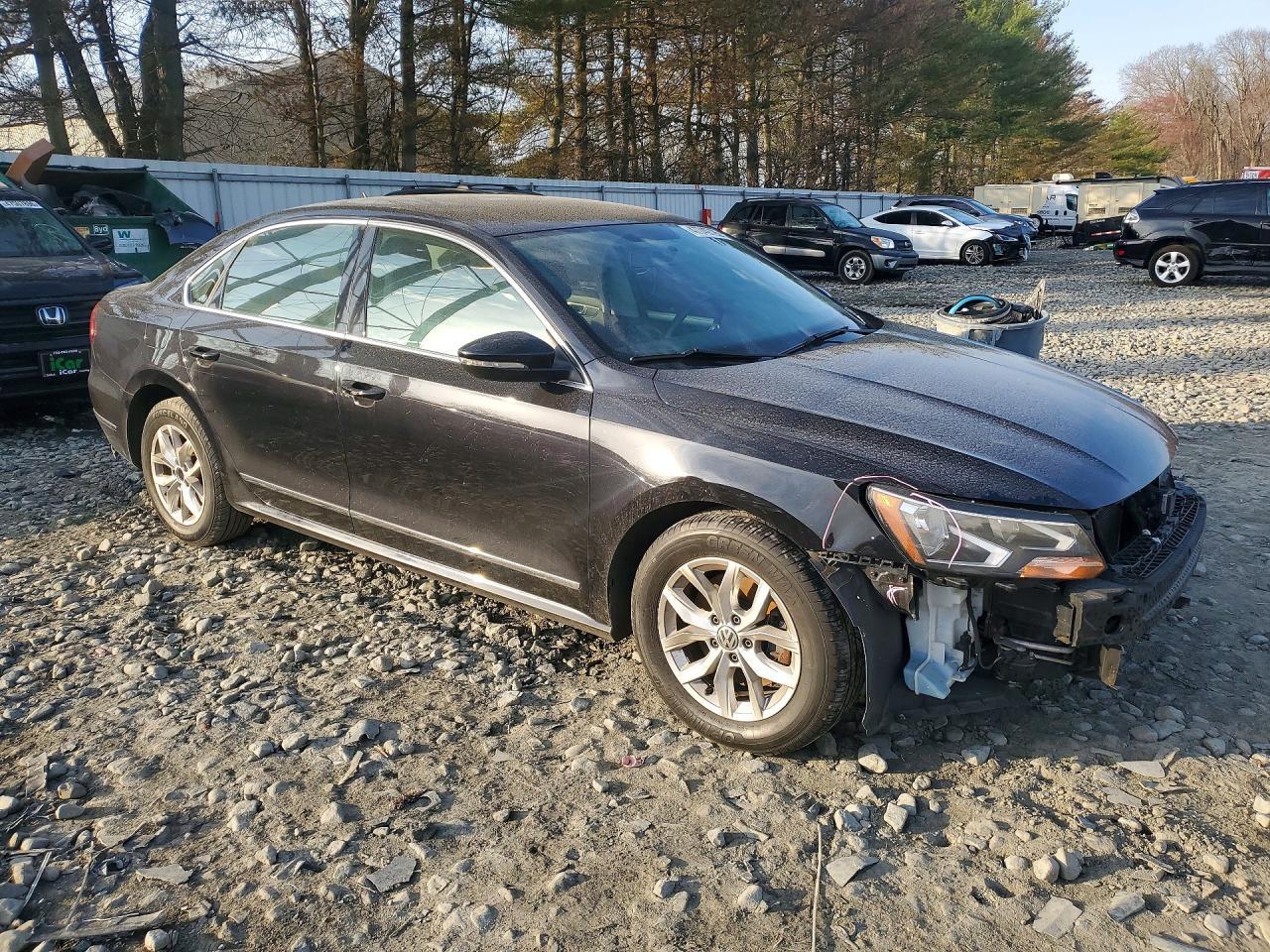2017 VOLKSWAGEN Passat