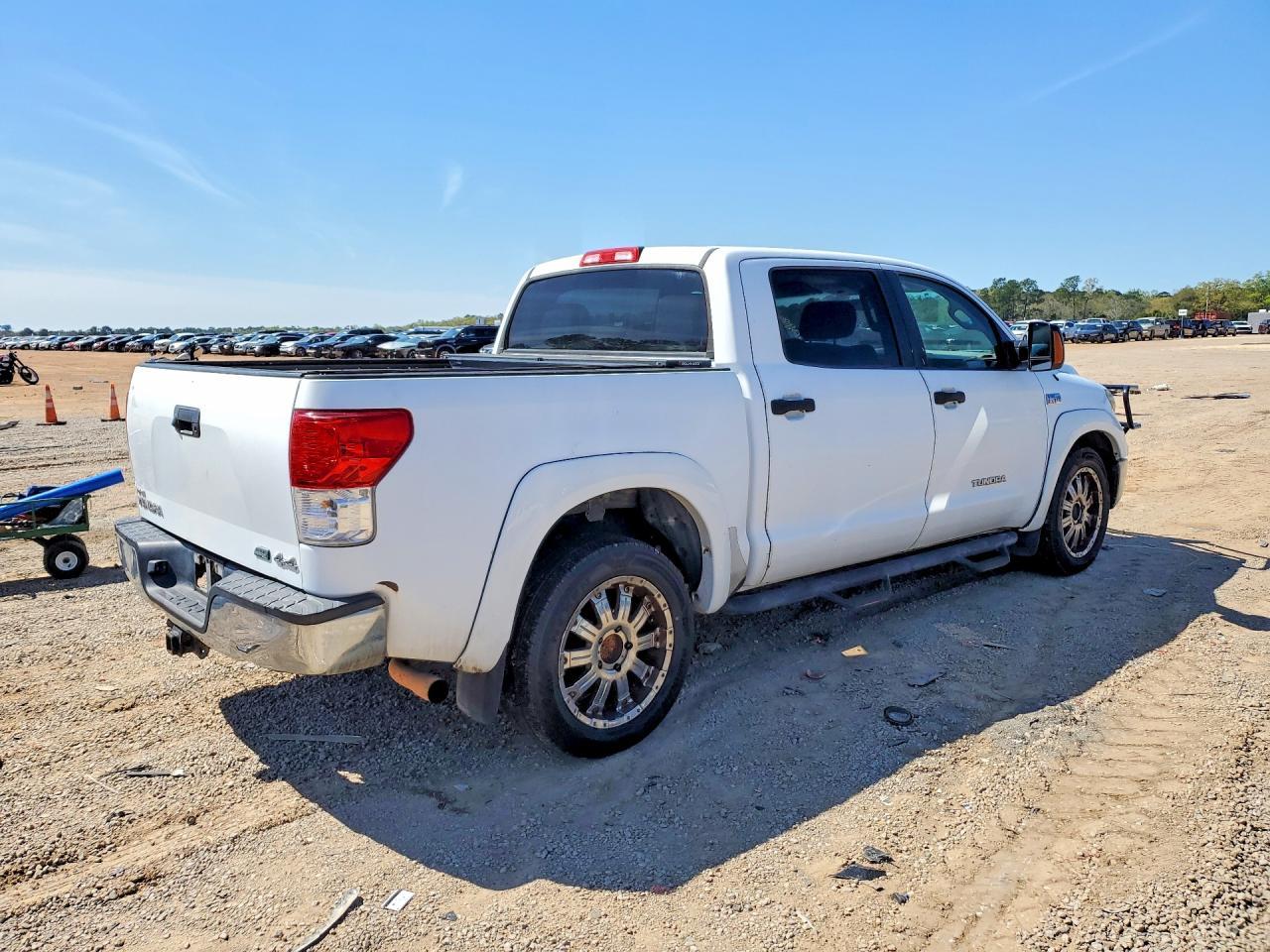 2011 TOYOTA TUNDRA