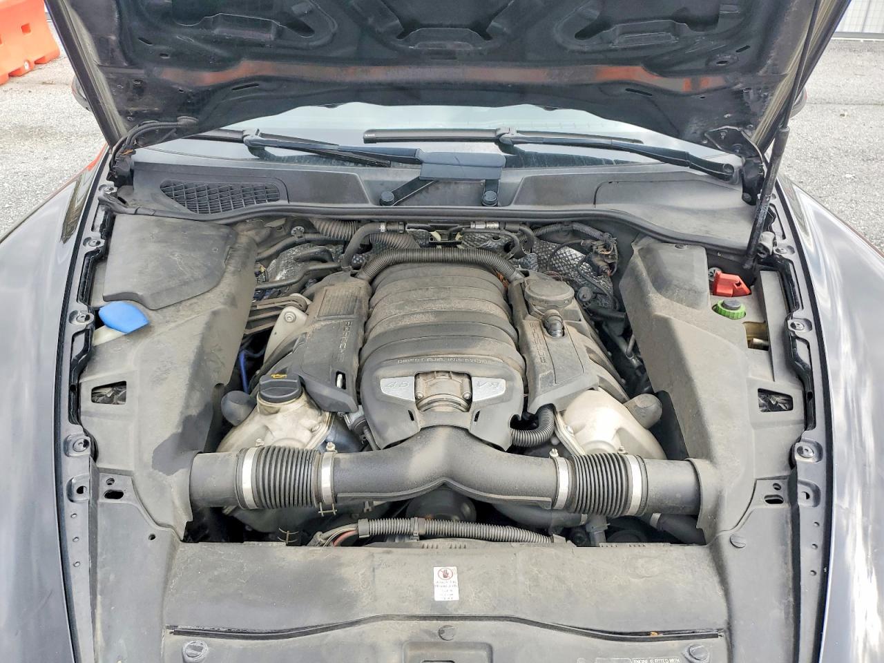 2014 PORSCHE CAYENNE