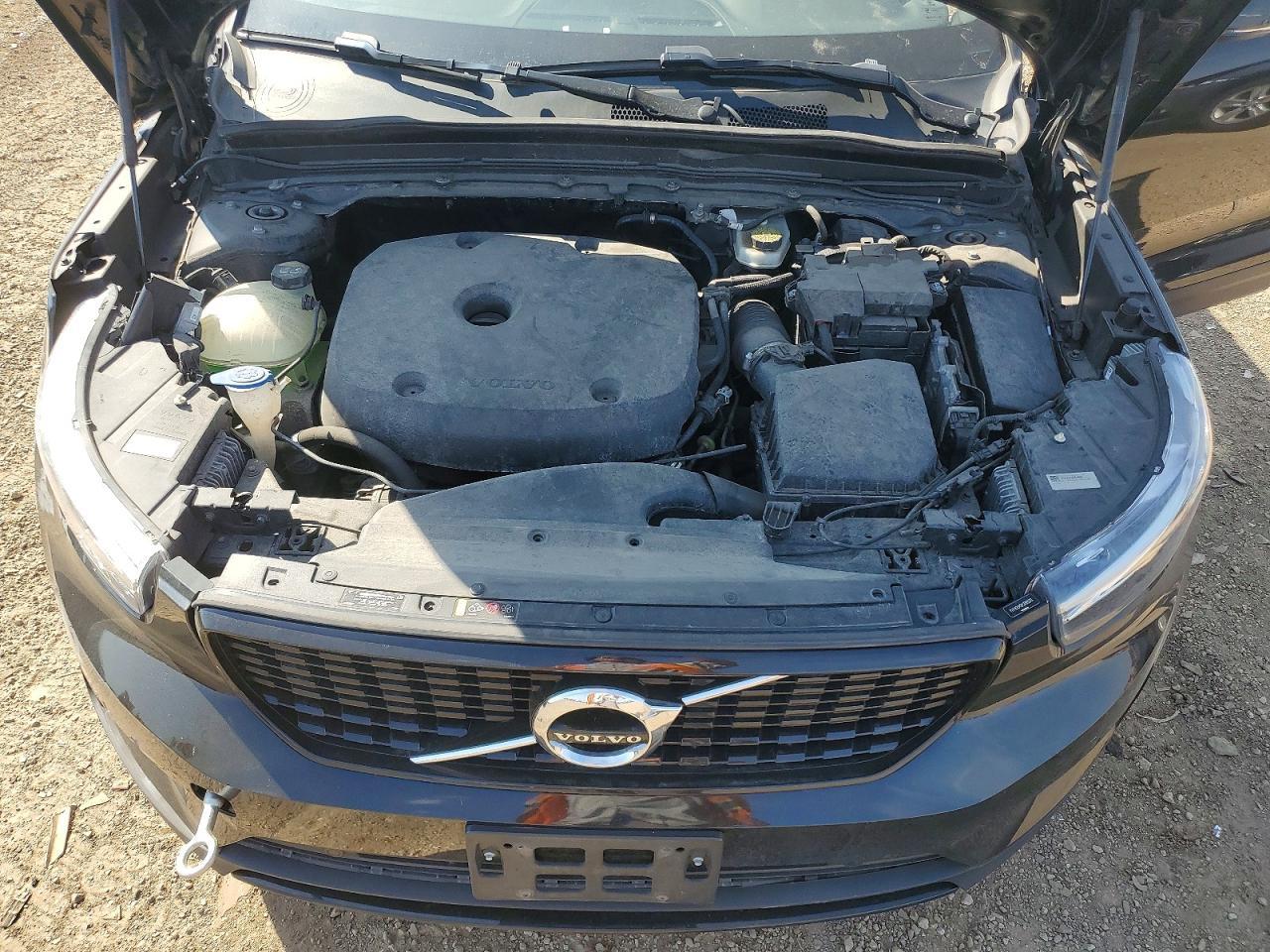 2019 VOLVO XC40