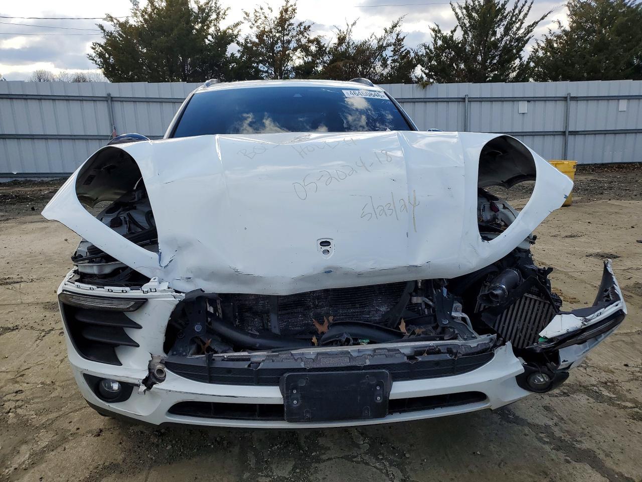2018 PORSCHE Macan