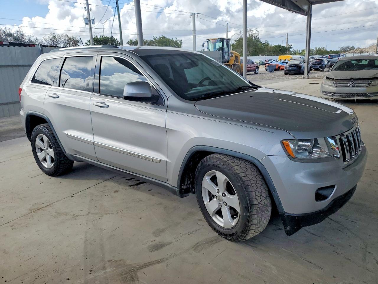 2011 JEEP Grand Cherokee