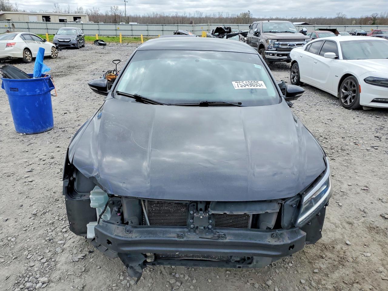 2017 VOLKSWAGEN Passat