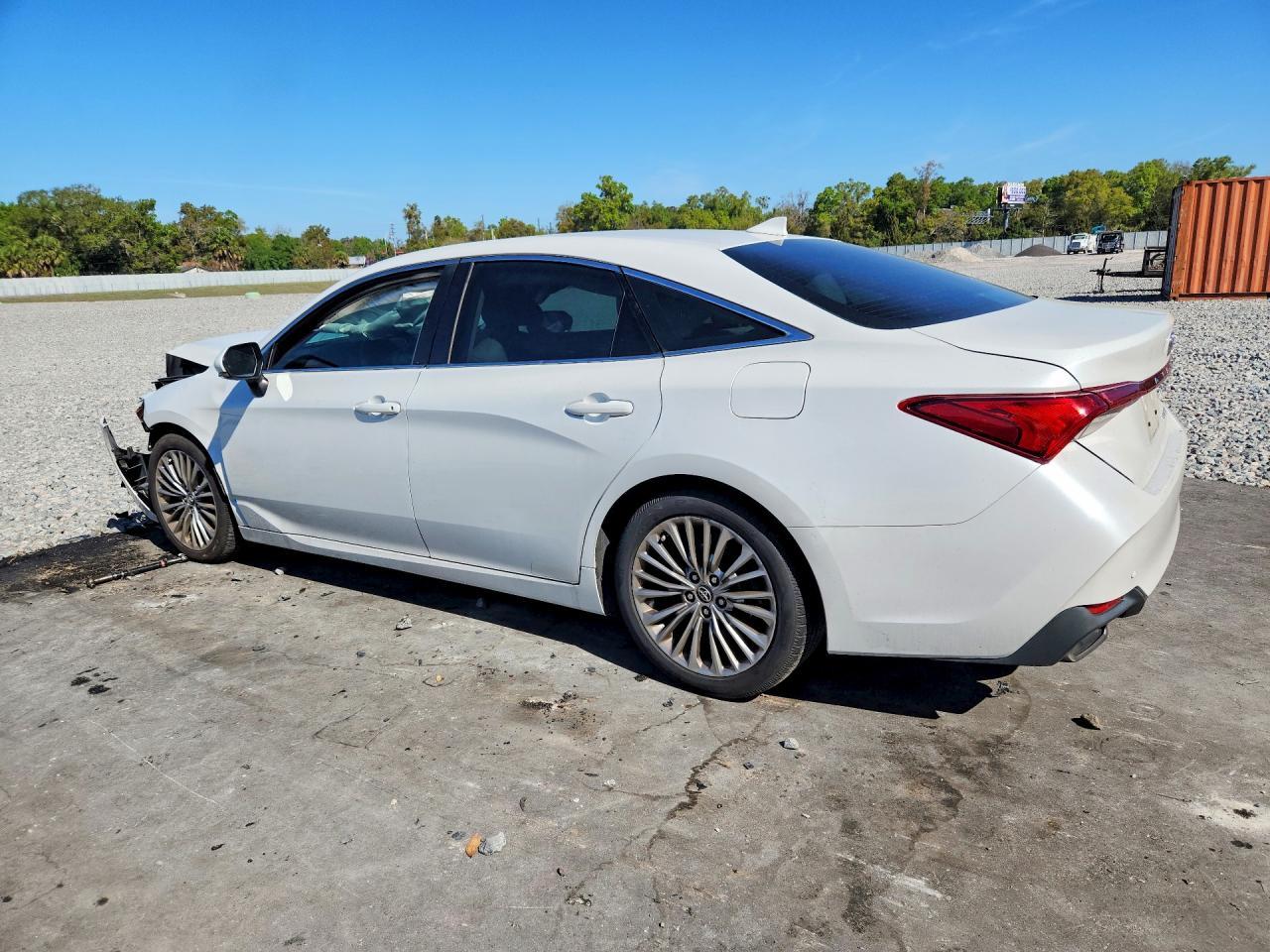 2020 TOYOTA Avalon