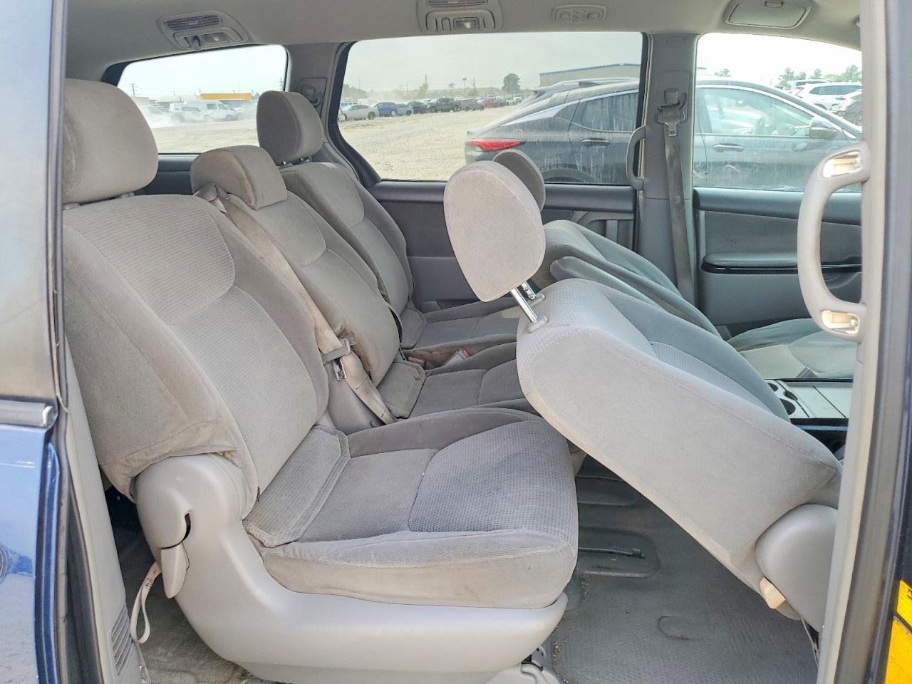 2004 TOYOTA SIENNA