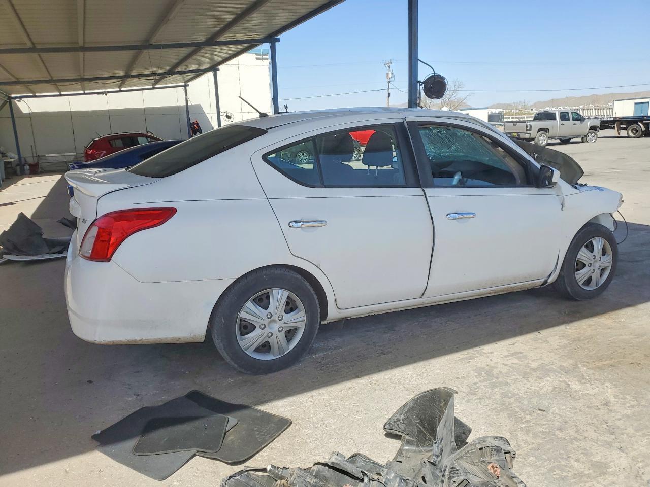 2018 NISSAN VERSA