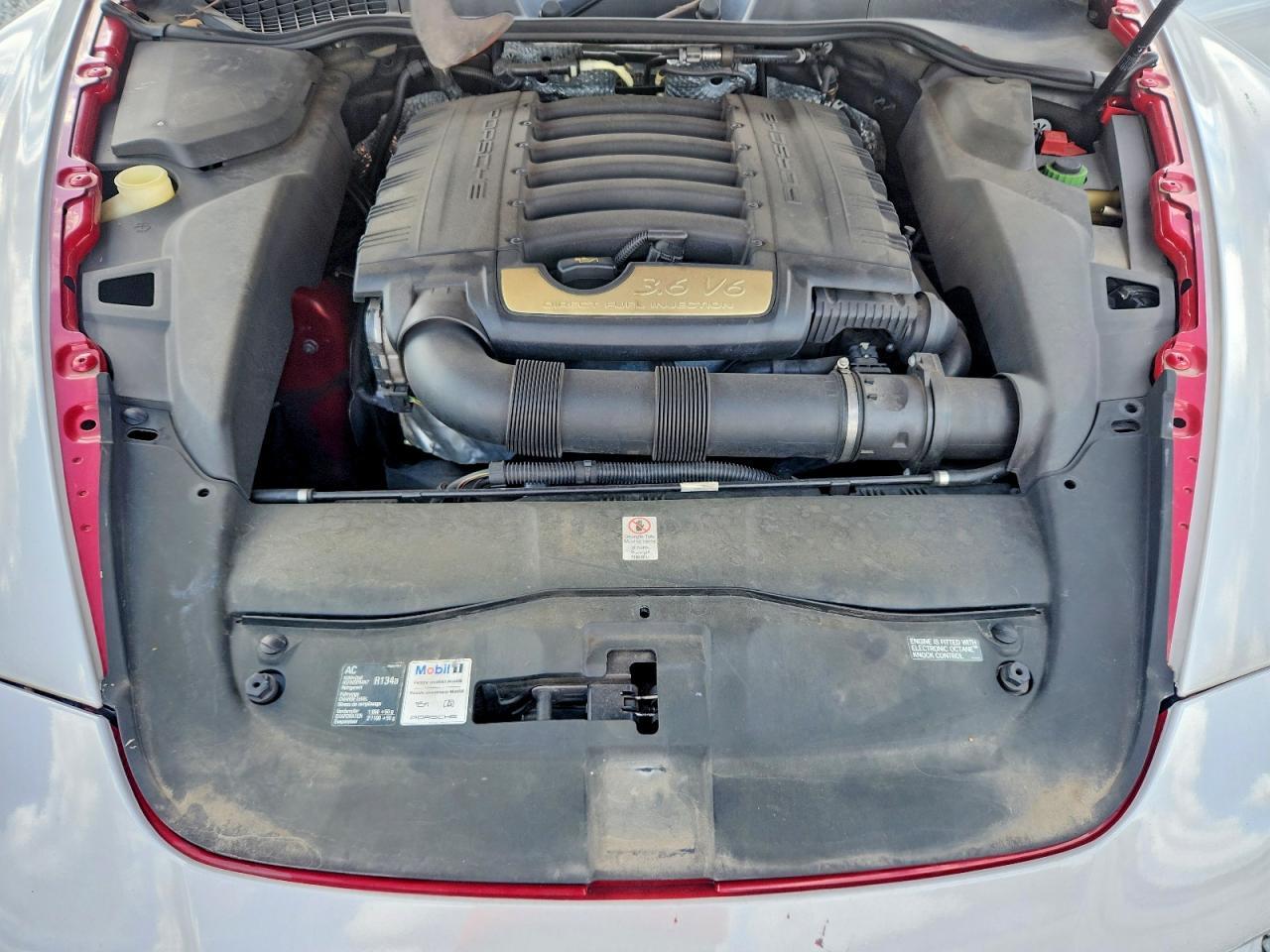 2014 PORSCHE CAYENNE