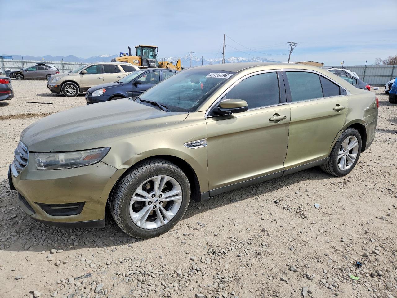2013 FORD Taurus