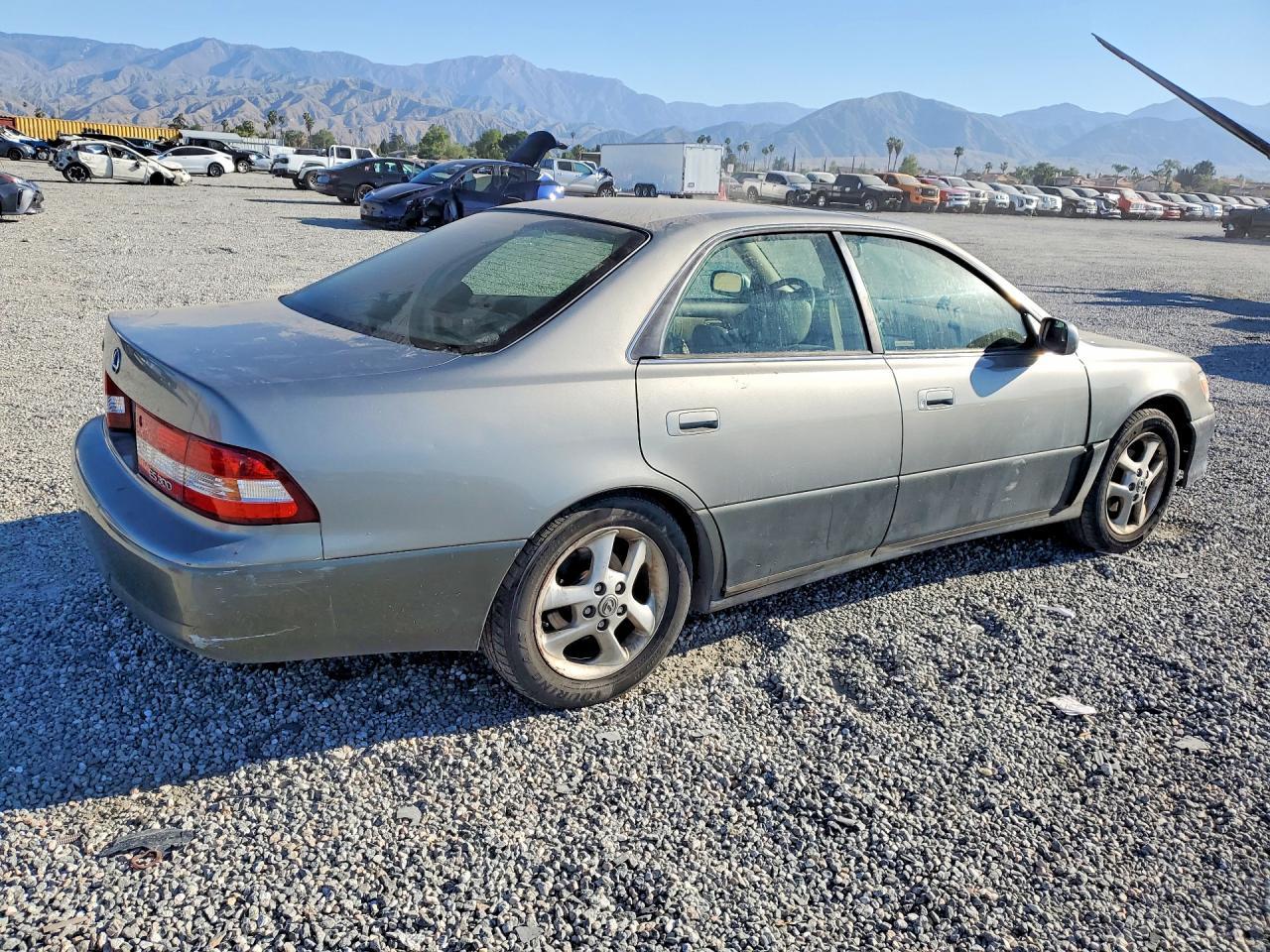 2000 LEXUS Es 300
