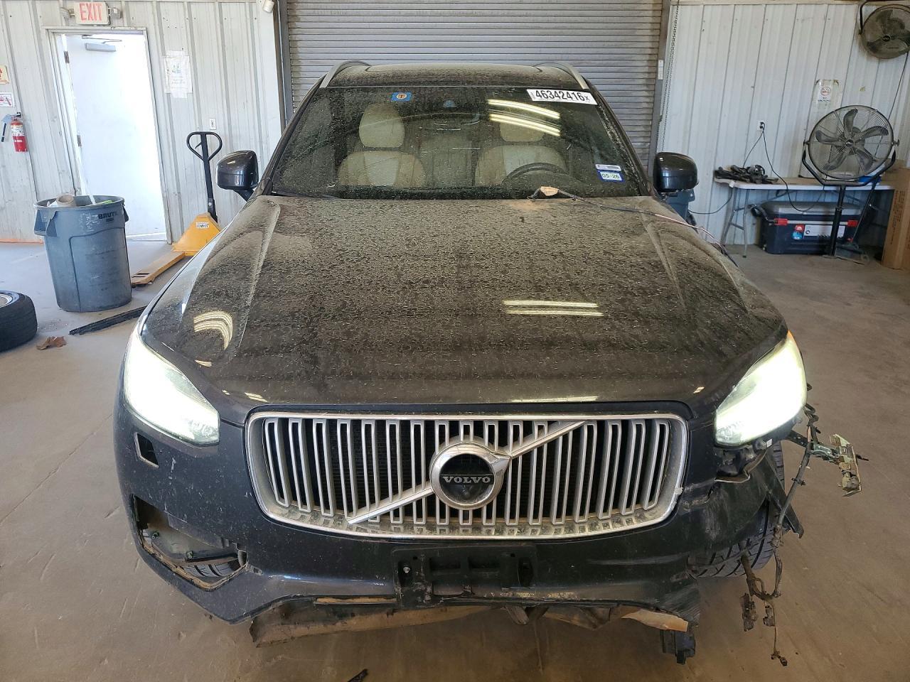 2017 VOLVO XC90