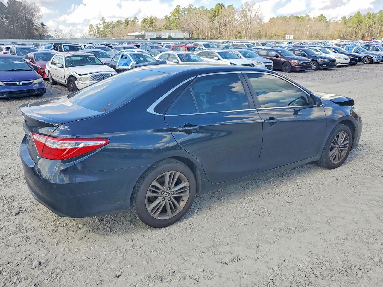 2015 TOYOTA CAMRY