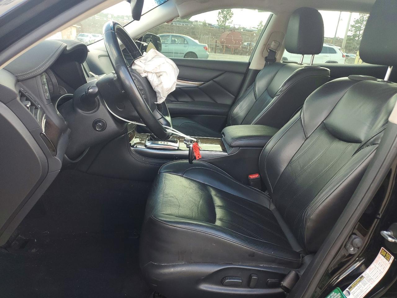 2016 INFINITI Q70