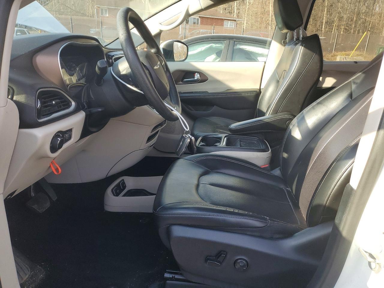 2020 CHRYSLER Voyager