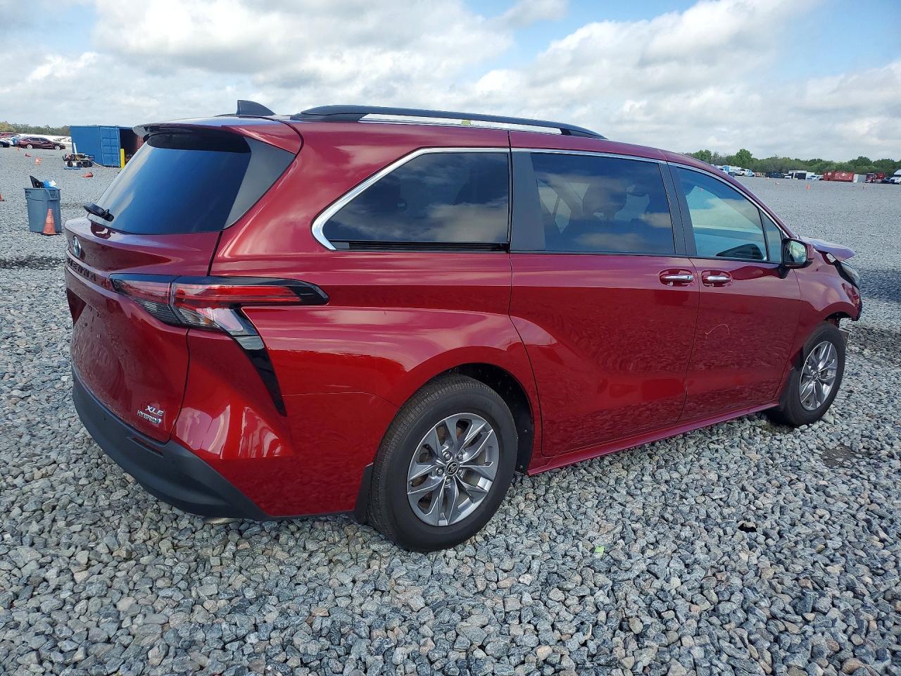 2022 TOYOTA SIENNA