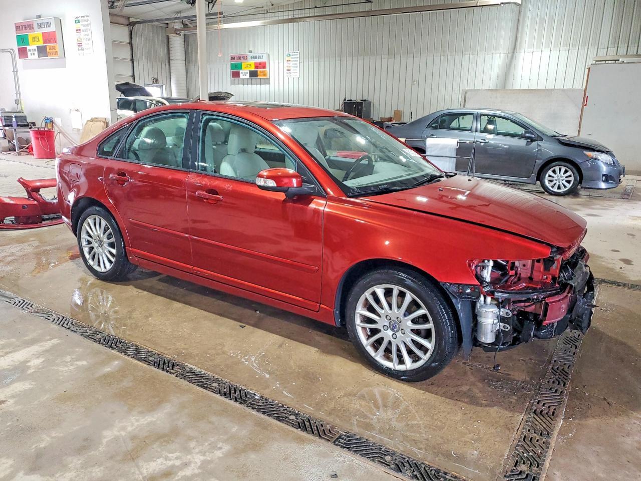 2011 VOLVO S40