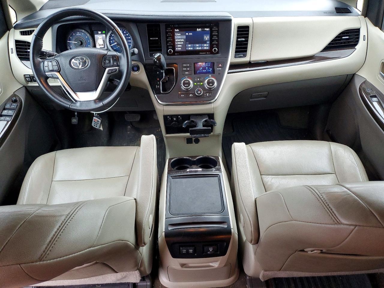 2018 TOYOTA SIENNA