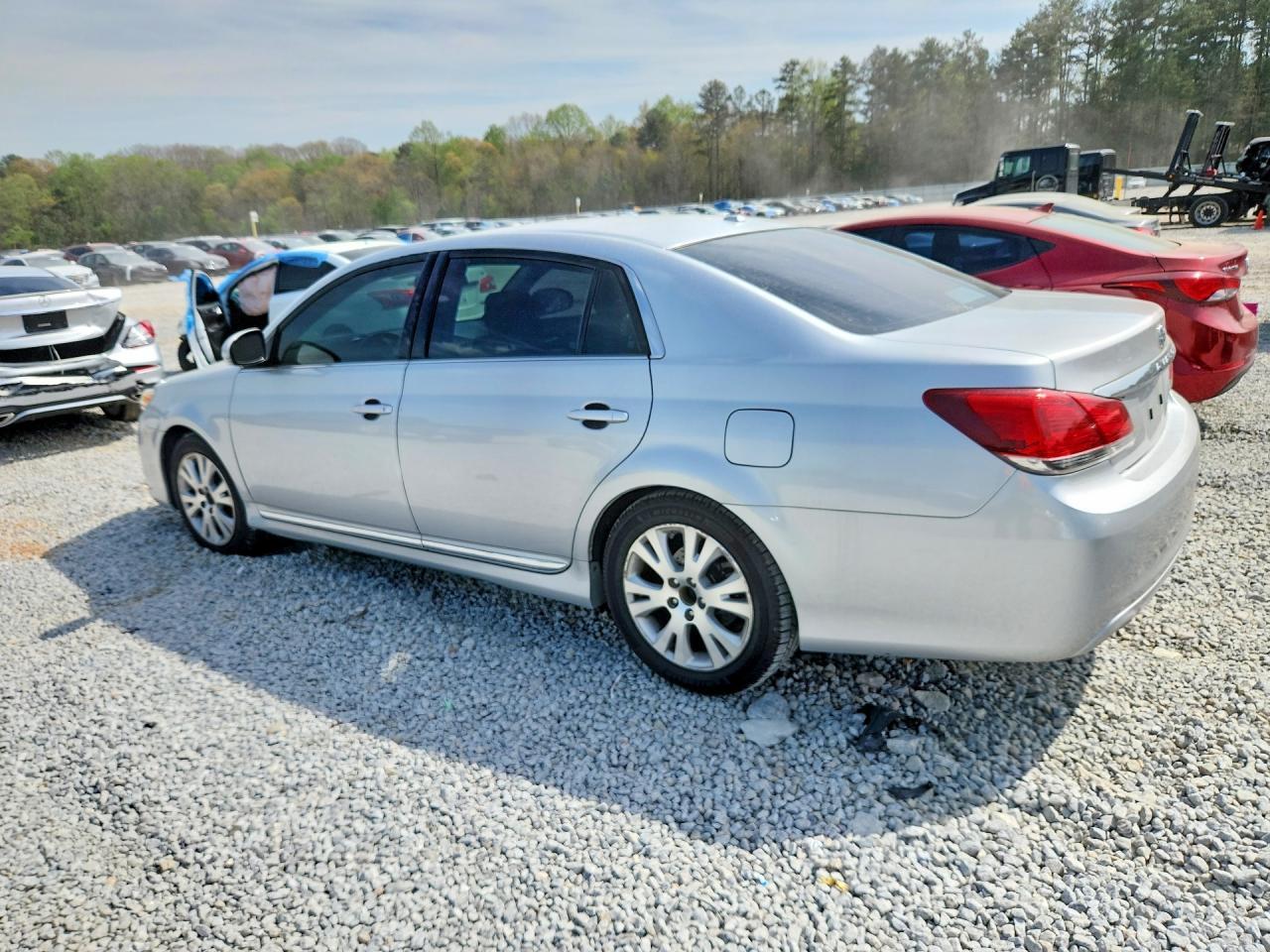 2011 TOYOTA Avalon