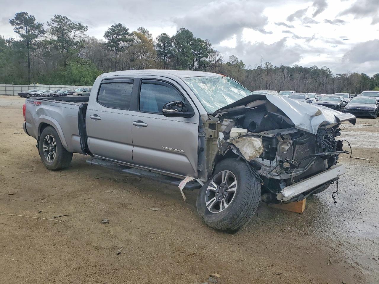 2016 TOYOTA TACOMA