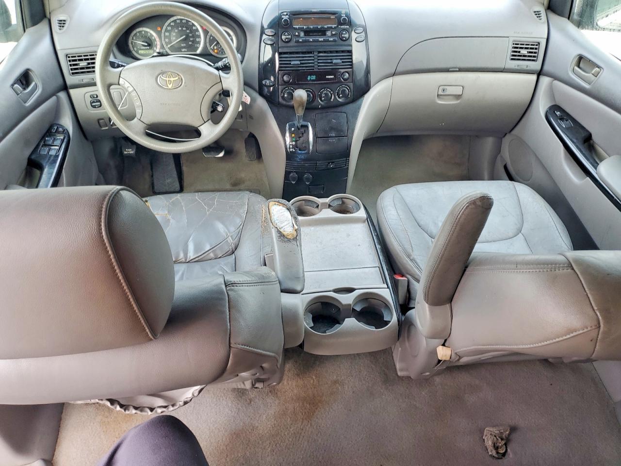 2004 TOYOTA SIENNA