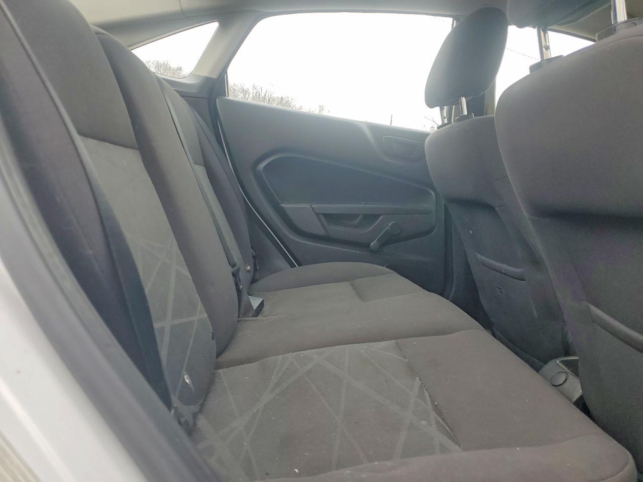 2015 FORD Fiesta