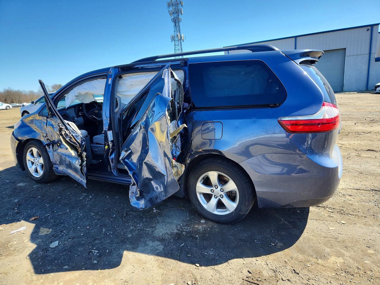 2015 TOYOTA SIENNA