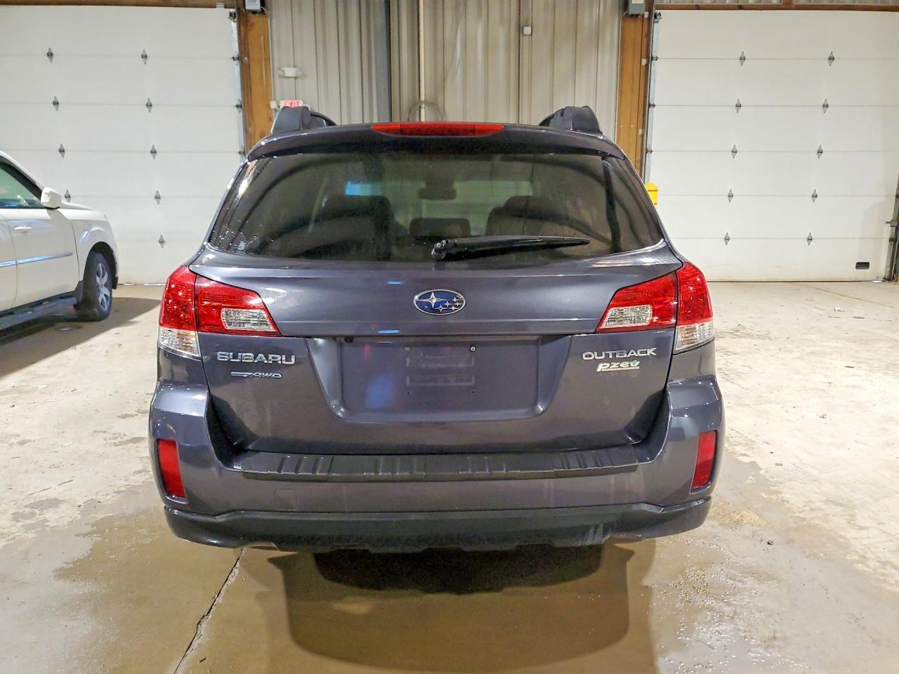 2013 SUBARU Outback