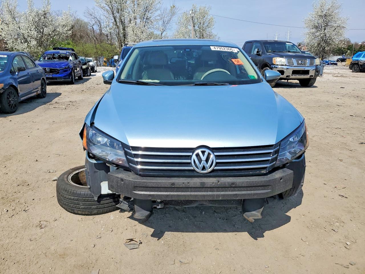 2012 VOLKSWAGEN Passat