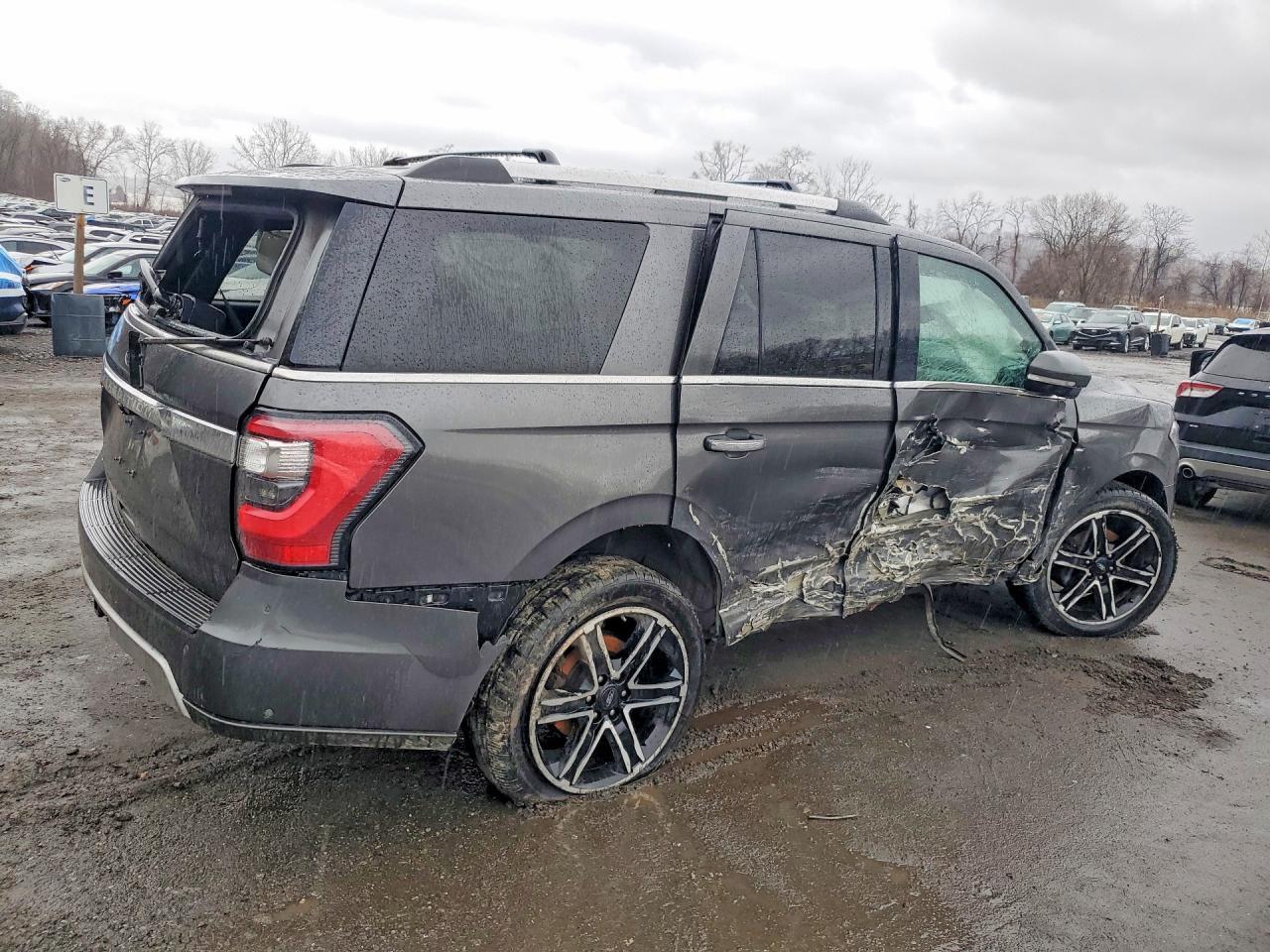2021 FORD Expedition