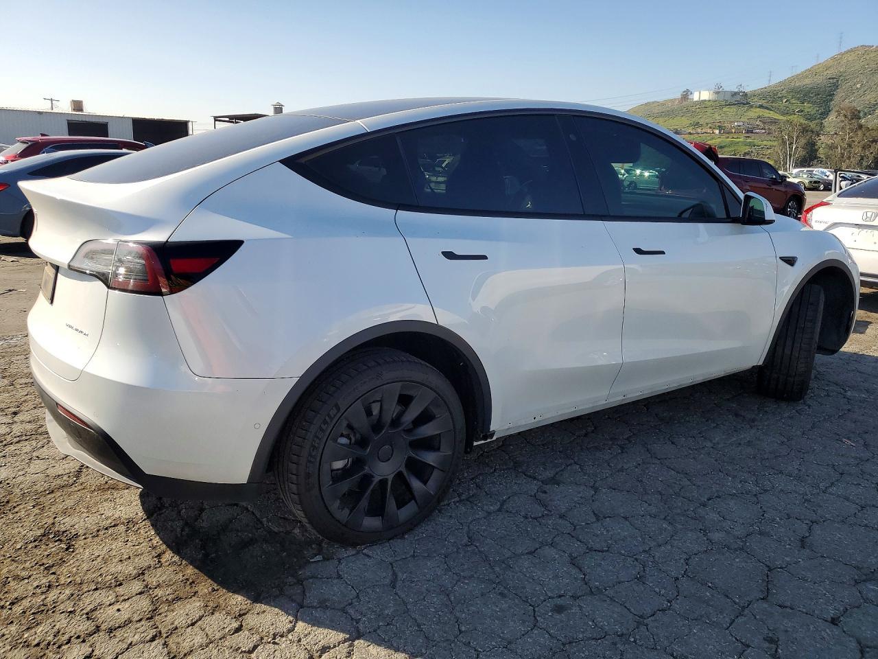 2020 TESLA MODEL Y