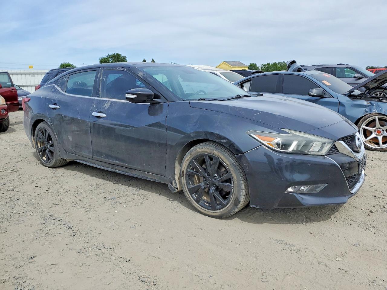 2017 NISSAN Maxima