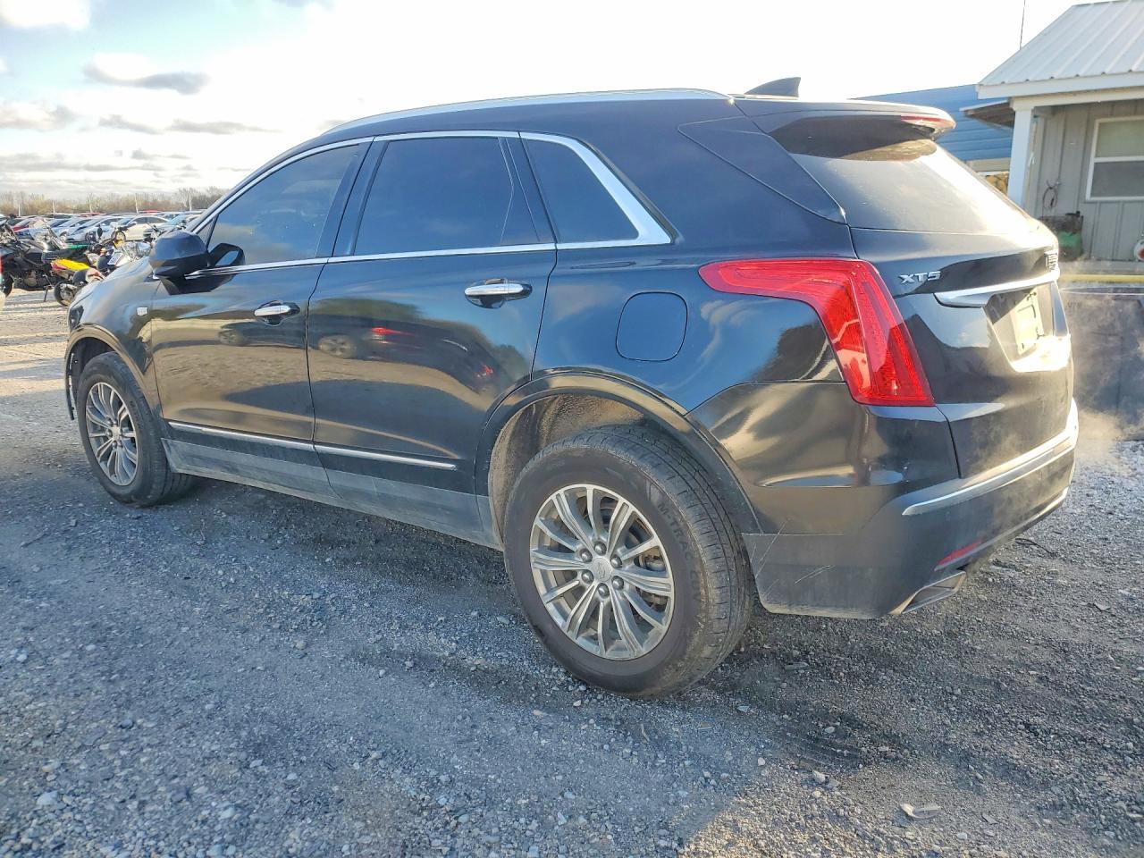 2017 CADILLAC XT5