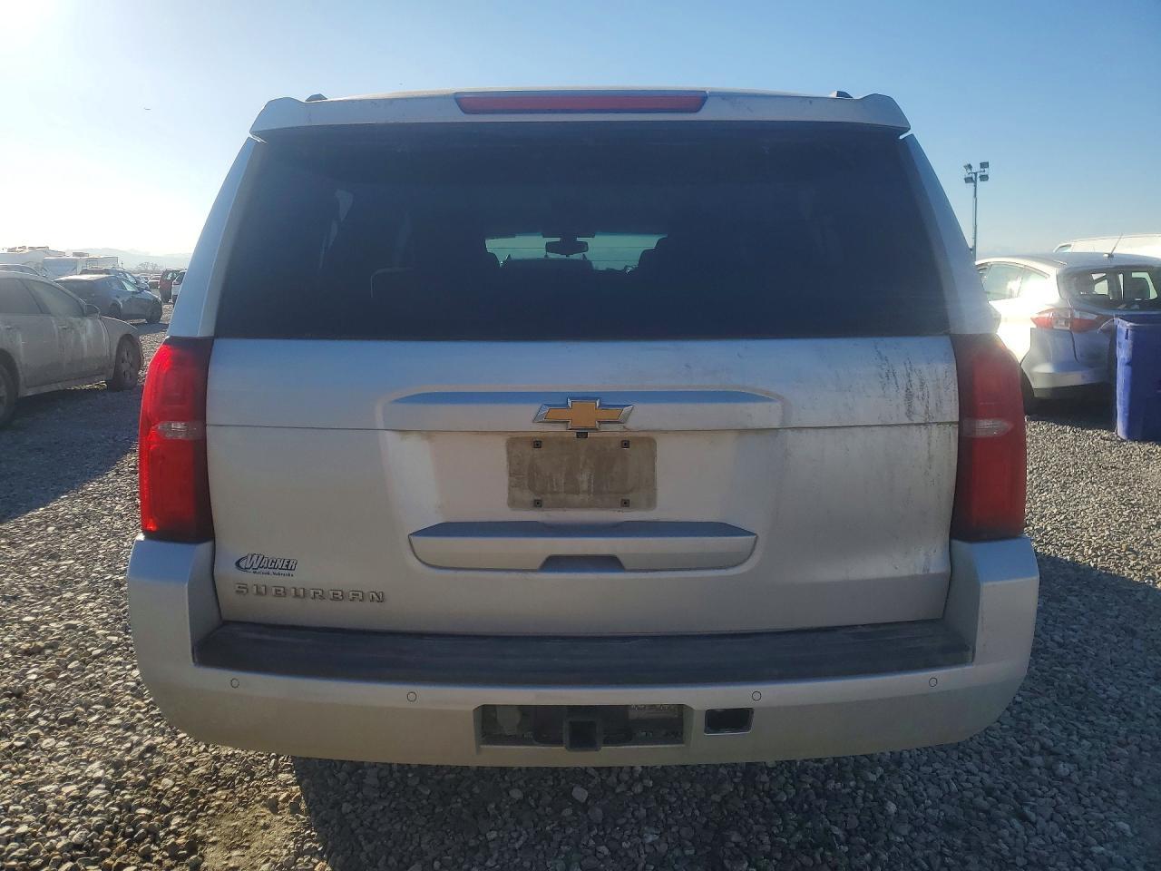 2016 CHEVROLET Suburban